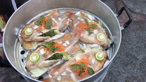 Red tilapia steamed 스톡 동영상 106389072