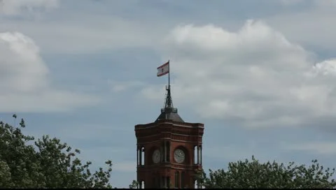 Red Town Hall in Berlin Vídeo Stock 11349325
