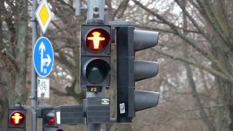 Red traffic light Berlin Video stock 132356151