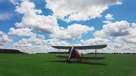 Red Waco Biplane Vidéo 338444680