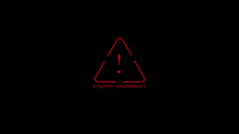 Red warning danger with exclamation mark and system incorrect error message.. Vidéo 332724647