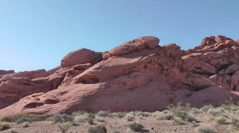 Red wavy rocks of Valley of Fire State park, NE Vidéo 60016356