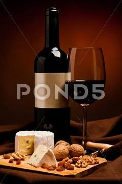 Red wine and cheese Stock Photos
