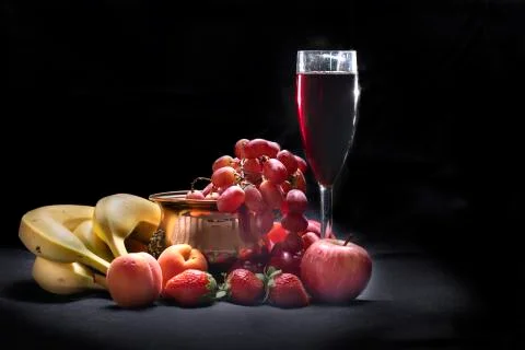 Red wine with fruit 스톡 사진