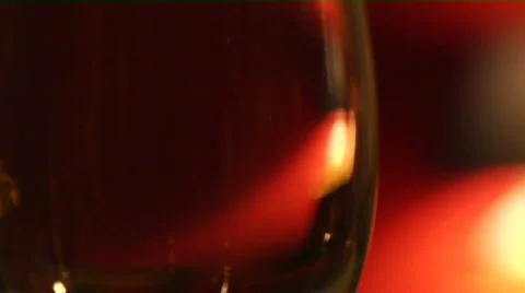Red wine into glass Vidéo 115357