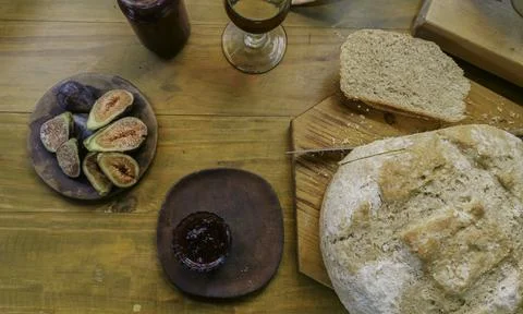 Red wine jam with fig on the table Foto stock