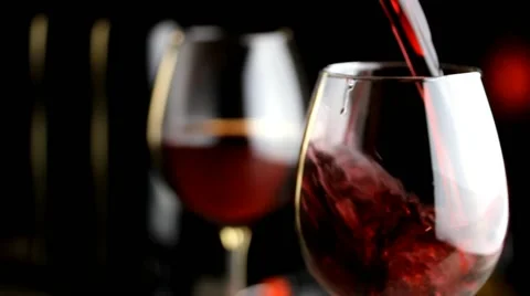 Red wine pour dark background 3 slow Vidéo 51231321