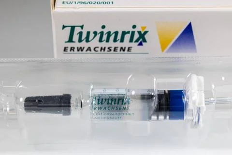 Redaktionell: Twinrix Impfstoff für Erwachsene von Glaxo-Smith-Kline gegen.. Stock Photos