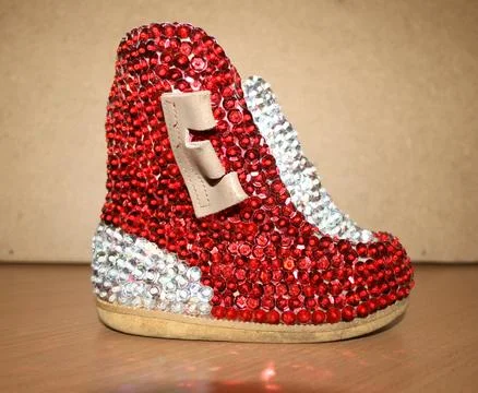 RedBootsWithRhinestones 스톡 사진