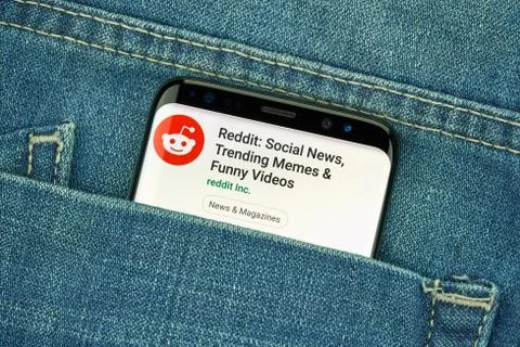 Reddit mobile app on Samsung s8. Stock Photos