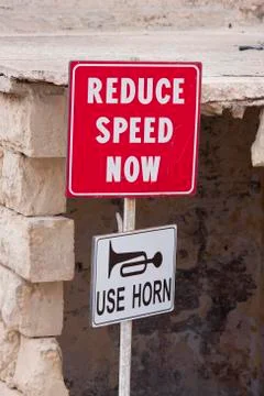 Reduce speed now Foto stock