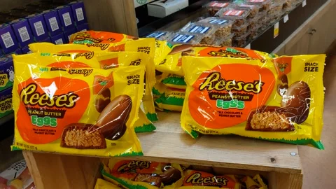 Reese's Penaut Butter Eggs Stock Footage 173194924
