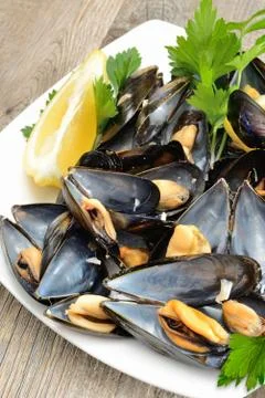 Ref mussels with lemon Stock Photos