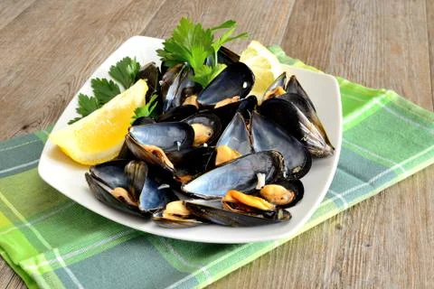 Ref mussels with lemon Stock Photos