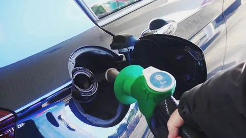 Refill car with petrol. Video stock 107675703
