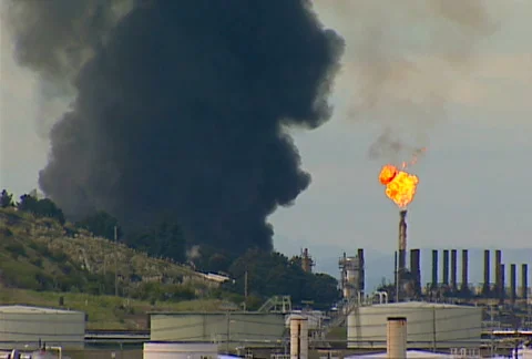 Refinery fire 03 Stock Footage 495571