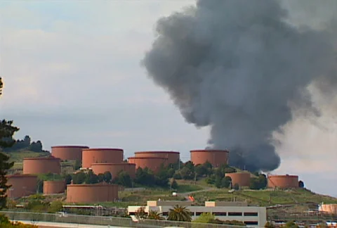 Refinery fire 08 Stock Footage 495582