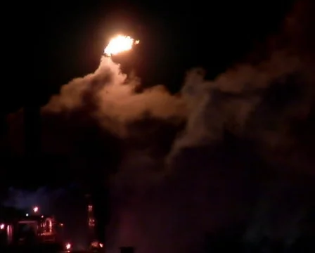 Refinery Fire 2 (PAL) 스톡 동영상 296587