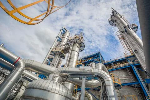 Refinery tower Stock-Fotos