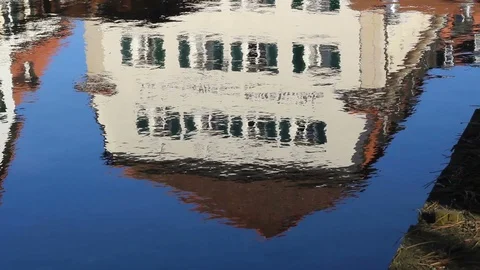 Reflect of Building in the water Video stock 90627110