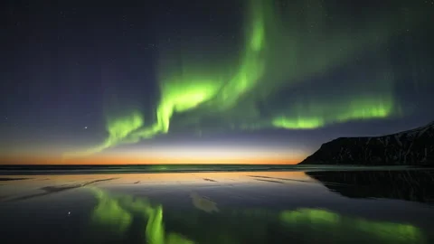 Reflecting mind blowing Aurora Borealis Stock Footage 251347414