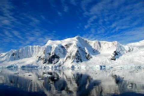 Reflection of antarctica Фото