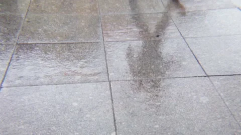 Reflection asphalt rain pedestrians 스톡 동영상 90765273