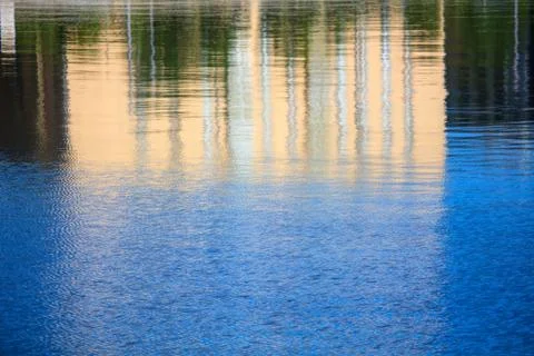 Reflection of a building on the surface of water Fotos de archivo