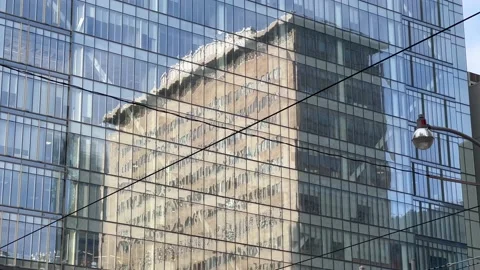Reflection of building in windows of another building Video stock 167281768