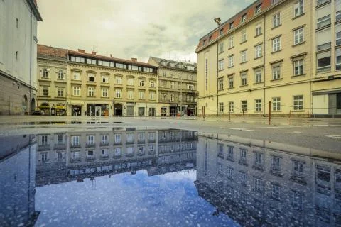 Reflection of the buildings in Zagreb Foto stock