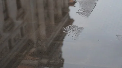 Reflection of the city Видео 101780104