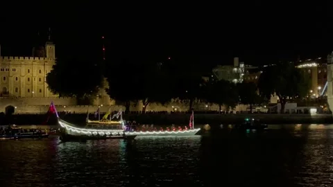 Reflection Flotilla Her Majesty The Queen’s Row Barge, Gloriana Stock Footage 212968587