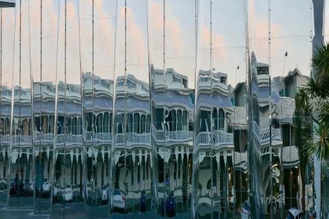 Reflection in Len Lye building Foto stock