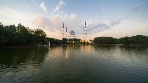 Reflection of mosque Stock Footage 95411594