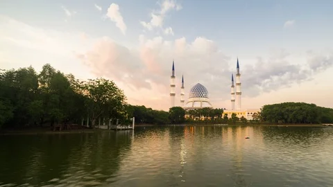 Reflection of mosque Stock Footage 95412245