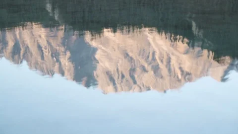 Reflection of mountains on the Nahanni River Stock-Footage 92365045
