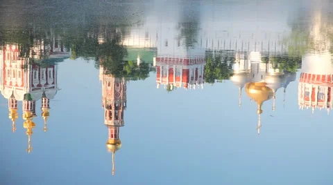 Reflection of Novodevichy Convent during sunrise 库存影片 6089108