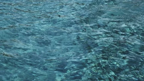 Reflection in a pool water, sunlight reflected. Vídeos de archivo 137803192