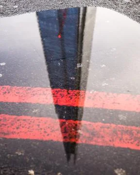 Reflection of the Shard in London in a puddle. Stock-Fotos