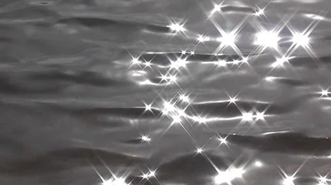 The reflection of the sun on the water Vídeos de archivo 51136078