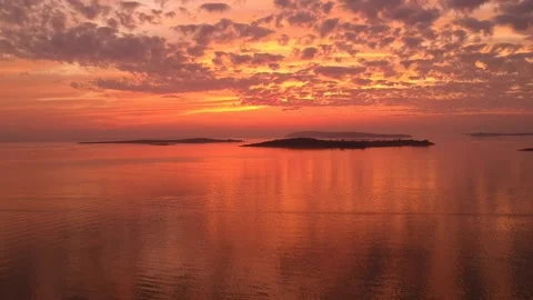 Reflection of the sunset on the lake Video stock 150847653