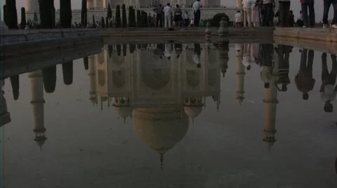 Reflection of the taj Mahal in the pond Stock Footage 52197248