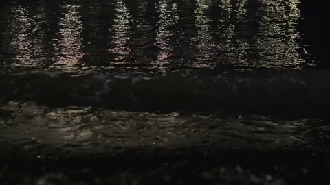 Reflection in the water of lights. Beautiful night landscape and pier. 库存影片 82329423