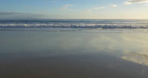 Reflections at the beach - 4K (UltraHD) Stock Footage 39691033