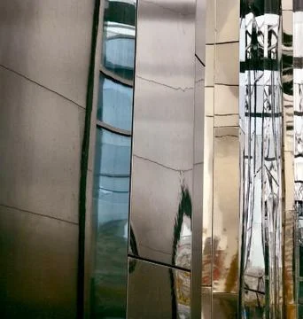 Reflections on the facade of the building Foto stock
