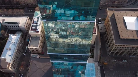 Reflections In The Glass Skyscraper Video stock 168952582