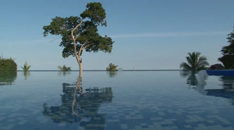Reflections in infinity pool. Video stock 28836316