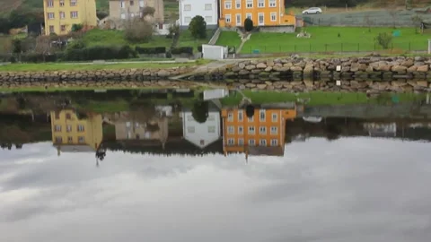 Reflections in a river a day of december Video stock 324681971