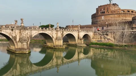 Reflections on the river Tiber in Rome, the bridge of Castel Sant'Angelo. Stock Footage 172530471