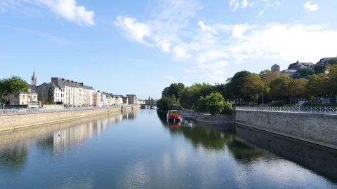 Reflections in the sarthe river at Le Mans, France. Stock Footage 95729472